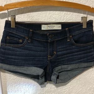 Abercrombie & Fitch women’s jean shorts w26.